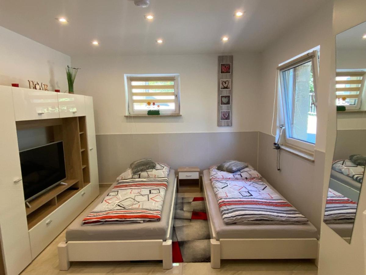 1 Zi. Apartment Naehe Flughafen/Messe Stuttgart 24H Waldenbuch Zewnętrze zdjęcie