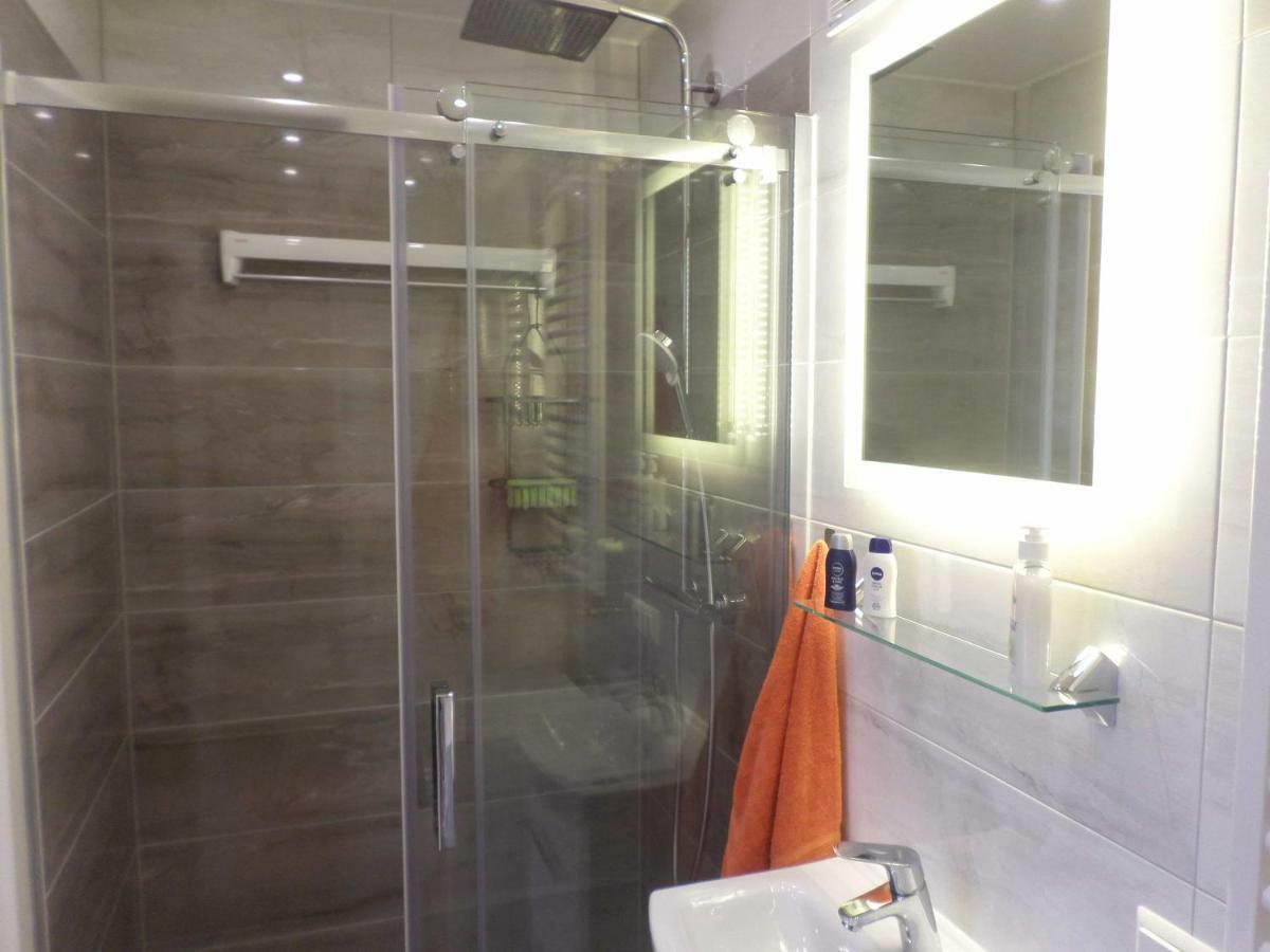 1 Zi. Apartment Naehe Flughafen/Messe Stuttgart 24H Waldenbuch Zewnętrze zdjęcie