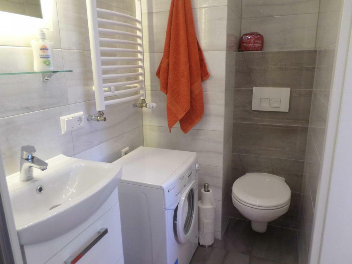 1 Zi. Apartment Naehe Flughafen/Messe Stuttgart 24H Waldenbuch Zewnętrze zdjęcie