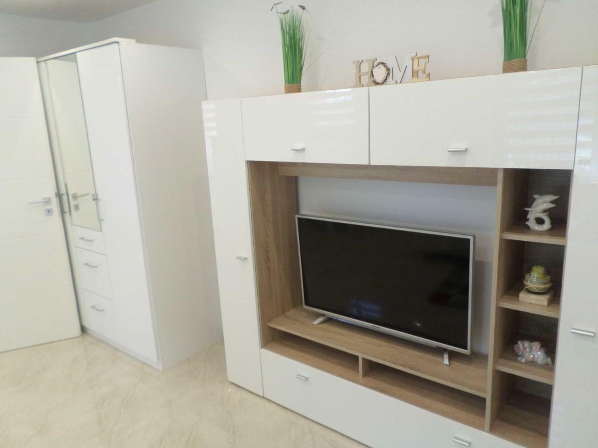 1 Zi. Apartment Naehe Flughafen/Messe Stuttgart 24H Waldenbuch Zewnętrze zdjęcie
